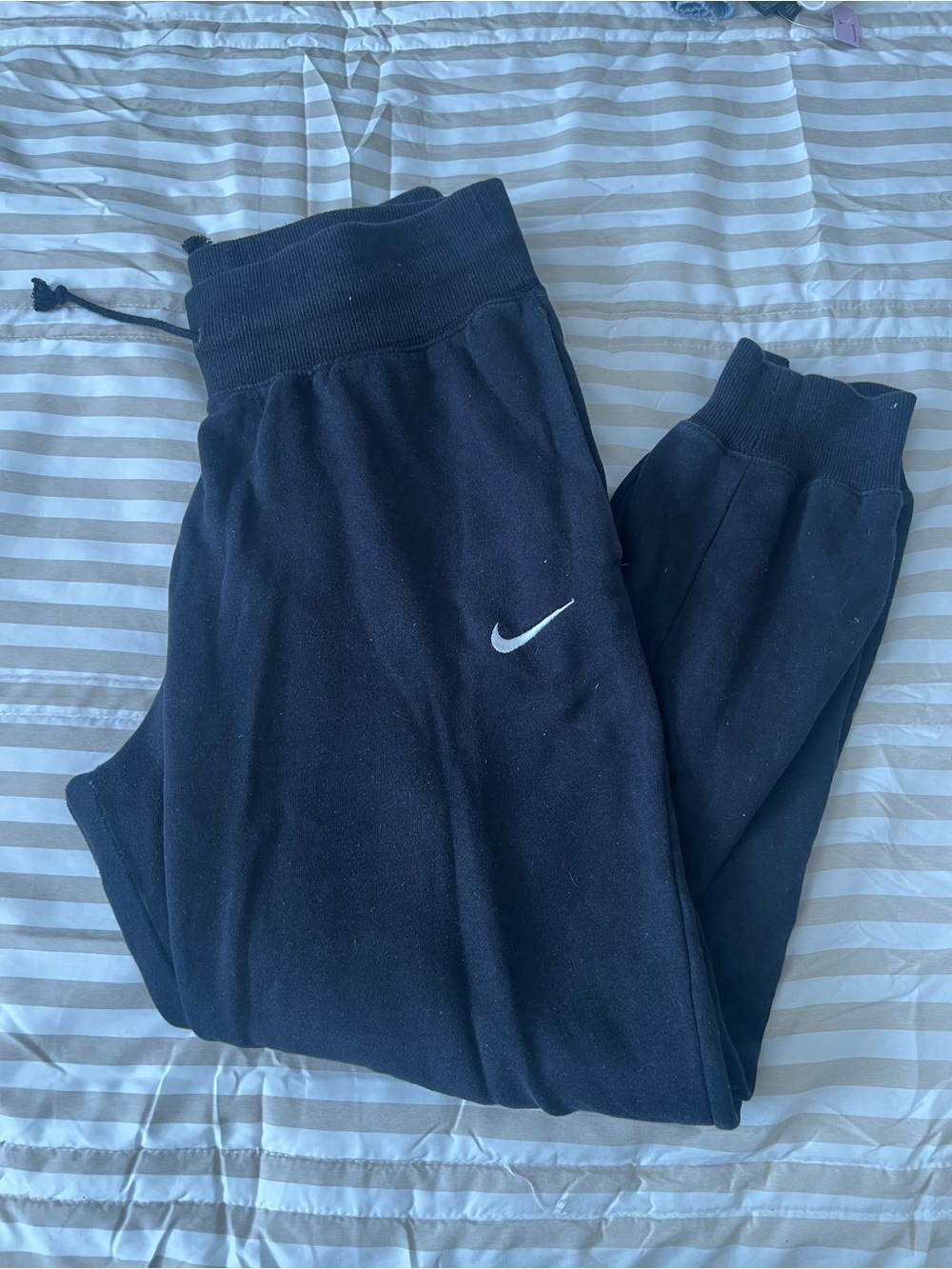 Nike women’s sweatpants Size M
